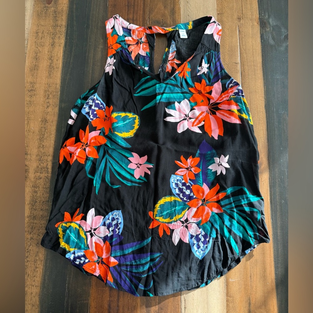 Old navy tank top floral pattern